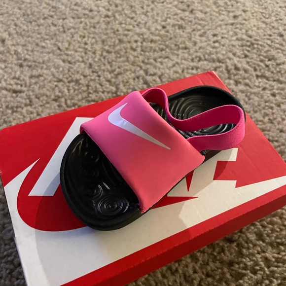 Nike Slides - Picture 1 of 1